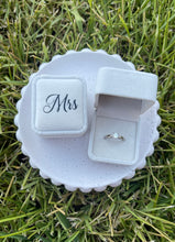 Load image into Gallery viewer, Velvet Ring Box - rectangle
