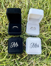 Load image into Gallery viewer, Velvet Ring Box - rectangle
