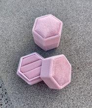 Load image into Gallery viewer, Velvet Ring Box - Hexagon