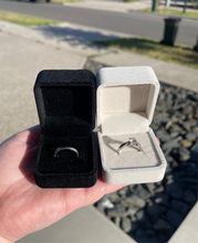 Load image into Gallery viewer, Velvet Ring Box - rectangle