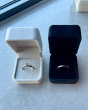 Load image into Gallery viewer, Velvet Ring Box - rectangle