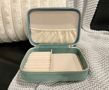 Load image into Gallery viewer, Velvet Jewellery Box