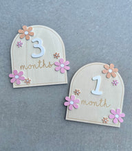 Load image into Gallery viewer, Floral Milestone Arch