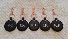 Load image into Gallery viewer, Leather circle keyrings