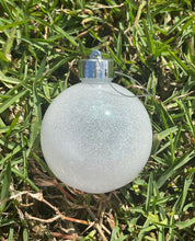 Load image into Gallery viewer, Personalised Christmas Baubles