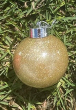 Load image into Gallery viewer, Personalised Christmas Baubles