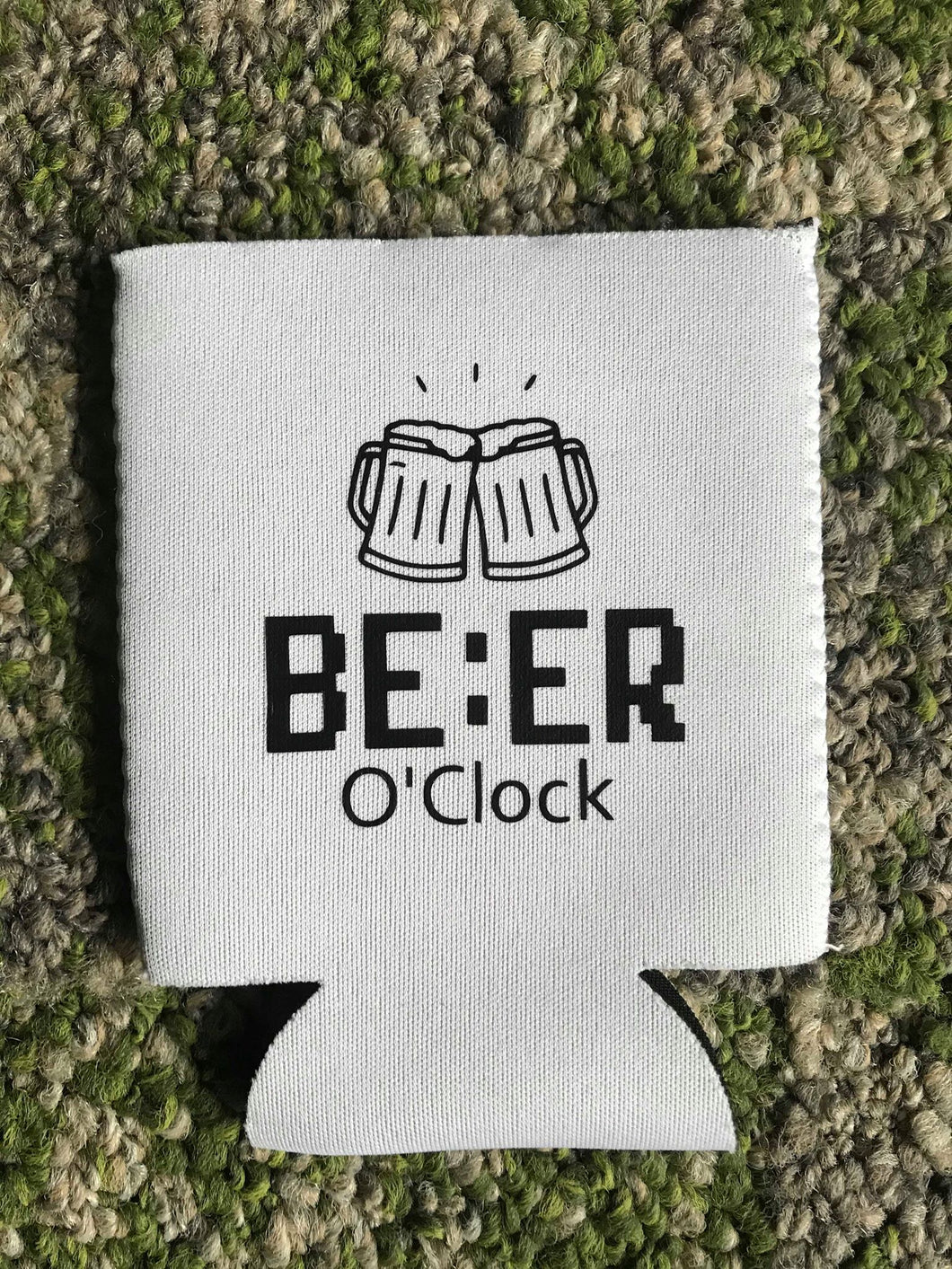 Beer o'clock stubby holder
