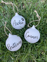 Load image into Gallery viewer, Ceramic personalised bauble
